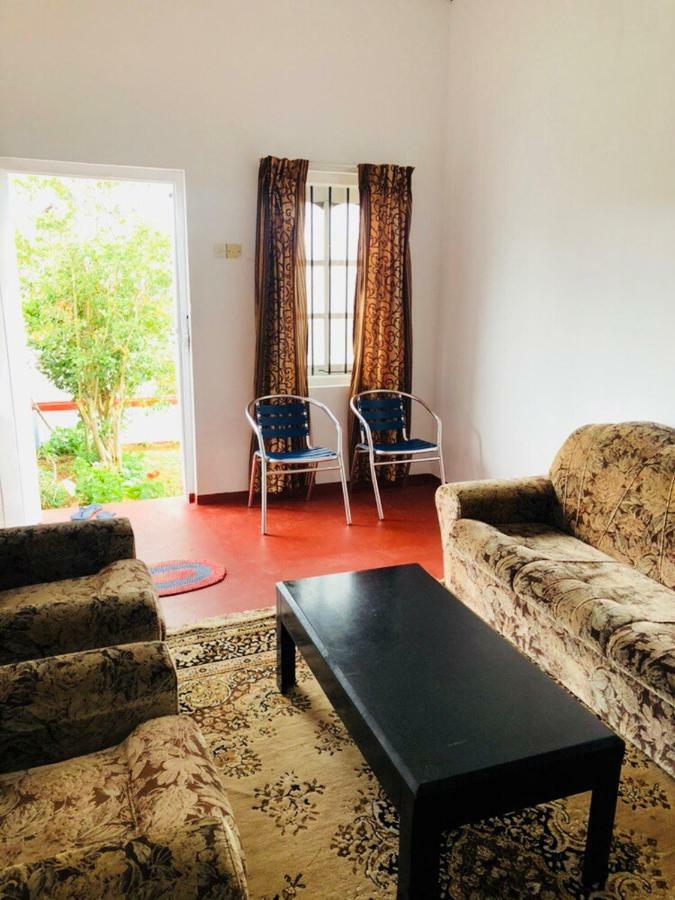 White Cottage Нувара-Элия Экстерьер фото