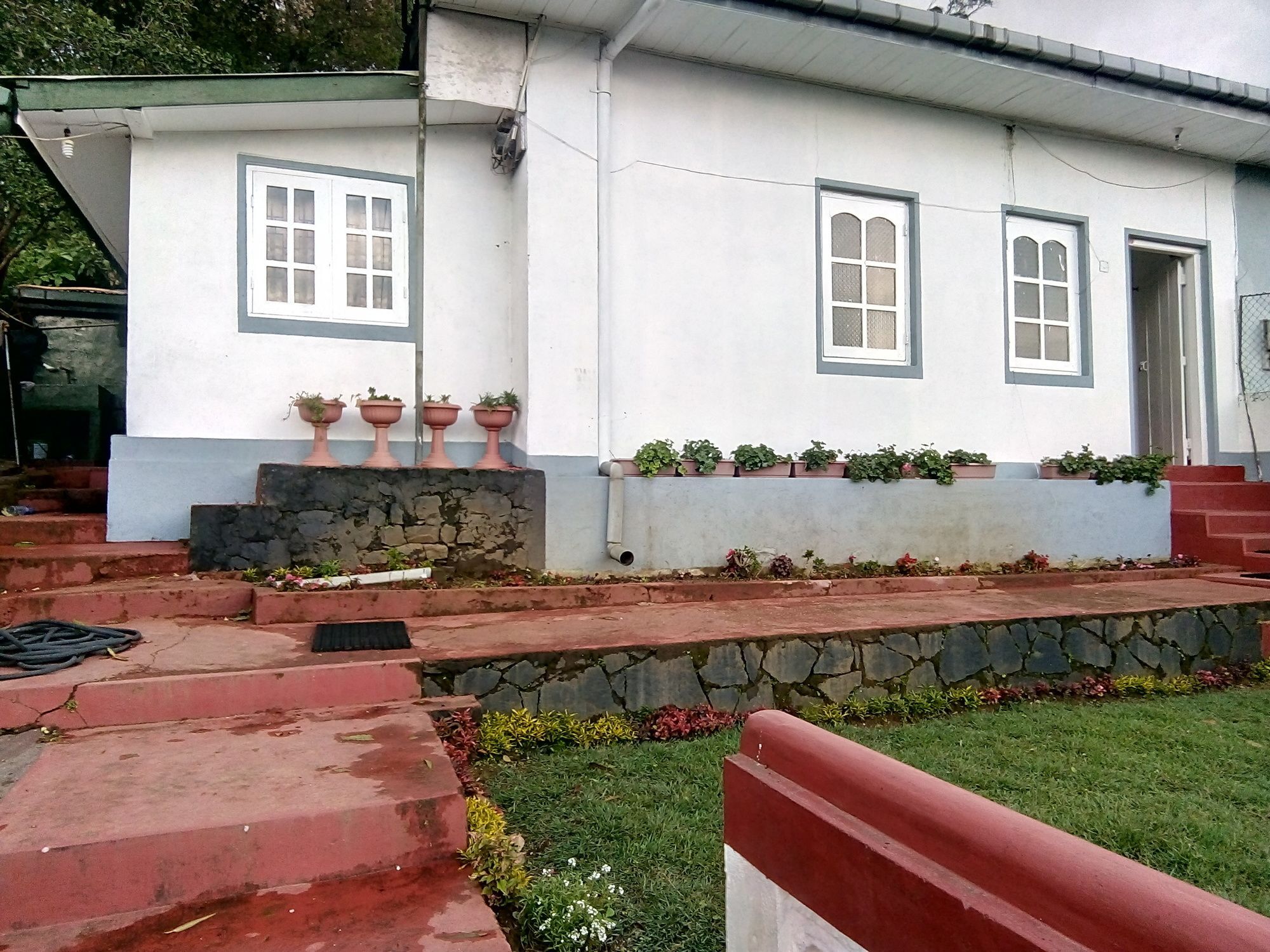 White Cottage Нувара-Элия Экстерьер фото